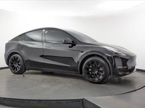 Used 2023 Tesla Model Y Long Range AWD/4WD image 9