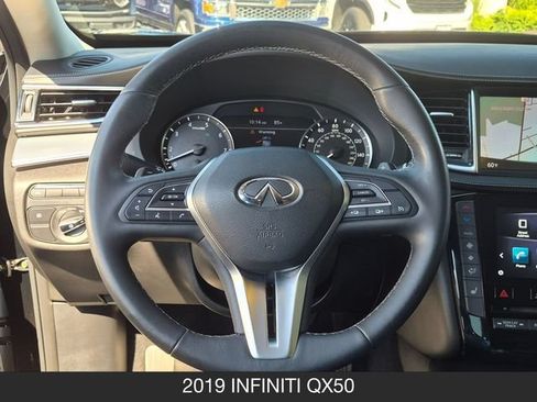 Used 2019 INFINITI QX50 Luxe w/ Navigation Package AWD/4WD image 19