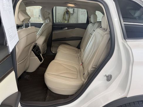 Used 2016 Lincoln MKX Reserve w/ Driver Assistance Package FWD image 25
