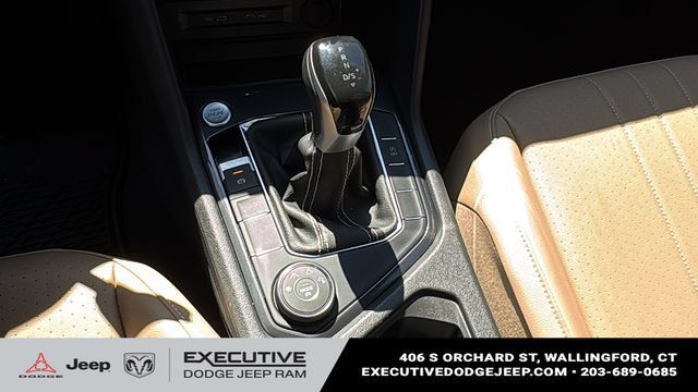 Used 2023 Volkswagen Tiguan SE AWD/4WD image 19