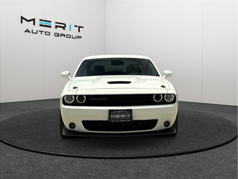 Used 2015 Dodge Challenger R/T Scat Pack w/ Leather Interior Group RWD image 3