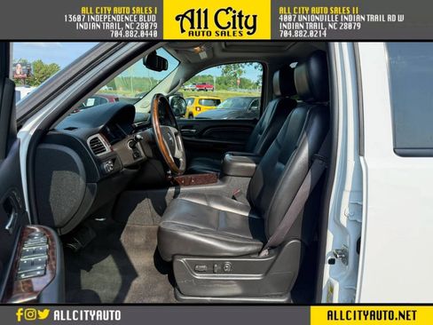 Used 2009 GMC Yukon XL Denali RWD image 18