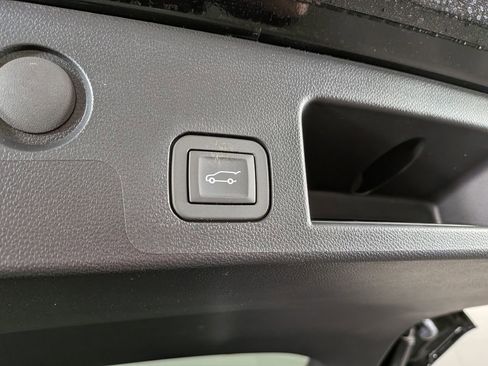 Used 2026 Chevrolet Equinox ACTIV w/ Convenience Package III image 11