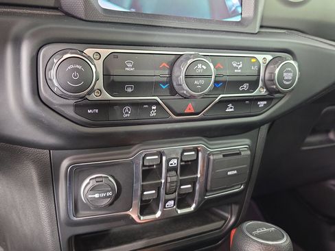 Used 2023 Jeep Gladiator Sport AWD/4WD image 25