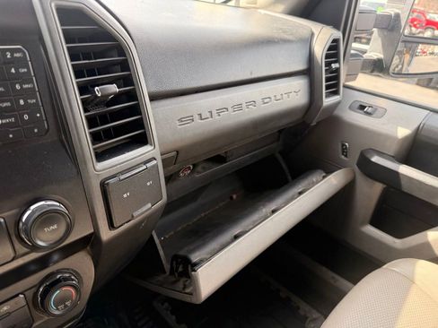 Used 2019 Ford F550 4x4 Regular Cab Super Duty image 17