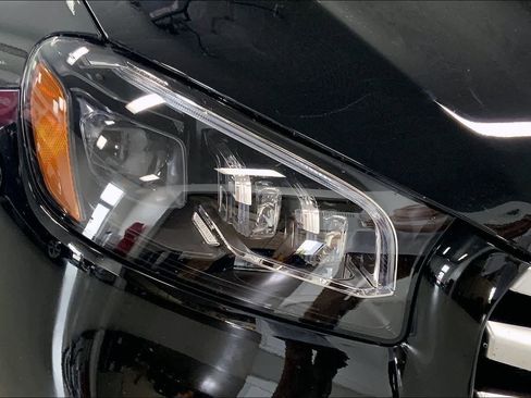 Used 2025 Mercedes-Benz GLS 450 4MATIC image 26