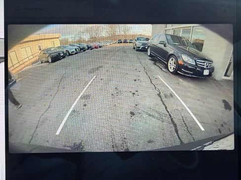 Used 2021 Tesla Model Y Long Range image 17