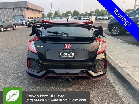 Used 2018 Honda Civic Type R image 4