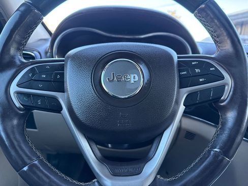 Used 2019 Jeep Grand Cherokee Overland image 31