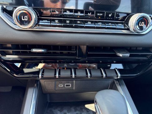 New 2026 GMC Canyon Elevation w/ Convenience Package image 25