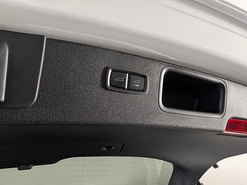 New 2026 Porsche Macan AWD/4WD image 16