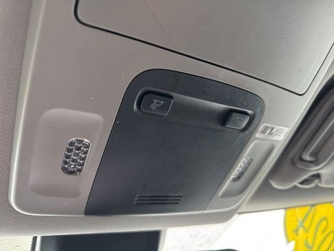 Used 2024 Toyota Camry SE image 18