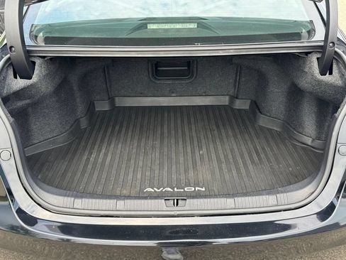 Used 2017 Toyota Avalon Limited FWD image 5