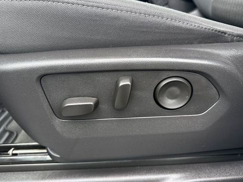 Used 2025 Chevrolet Silverado 2500 LT w/ Convenience Package AWD/4WD image 19