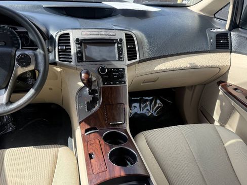 Used 2013 Toyota Venza LE FWD image 8