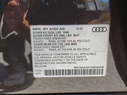 Used 2024 Audi Q8 e-tron Premium Plus w/ Premium Plus Package AWD/4WD image 41