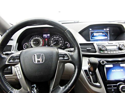 Used 2017 Honda Odyssey EX-L image 17