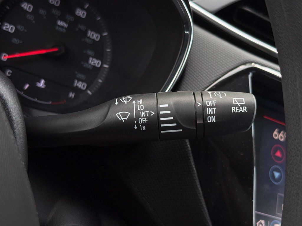 Used 2023 Chevrolet TrailBlazer LT w/ Convenience Package FWD image 31