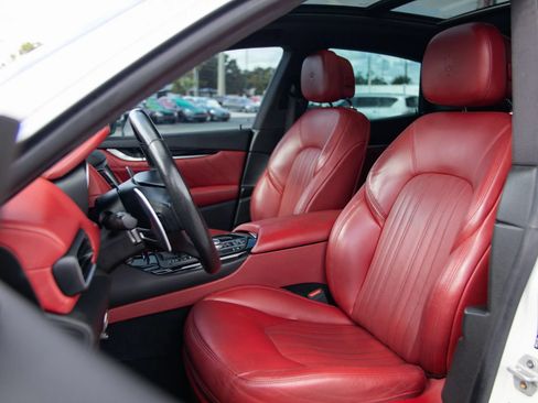 Used 2020 Maserati Levante S AWD/4WD image 18