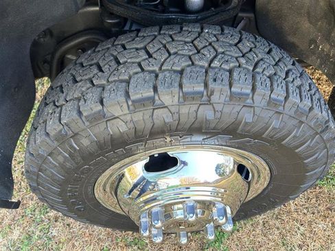 Used 2021 GMC Sierra 3500 Base Crew Cab 4WD w/ Convenience Package image 17