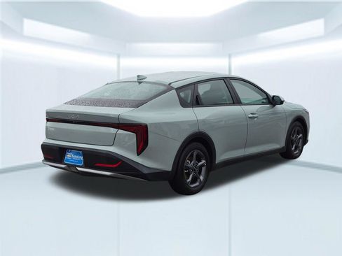 Used 2025 Kia K4 FWD image 6