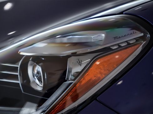 New 2025 Maserati Grecale GT image 3