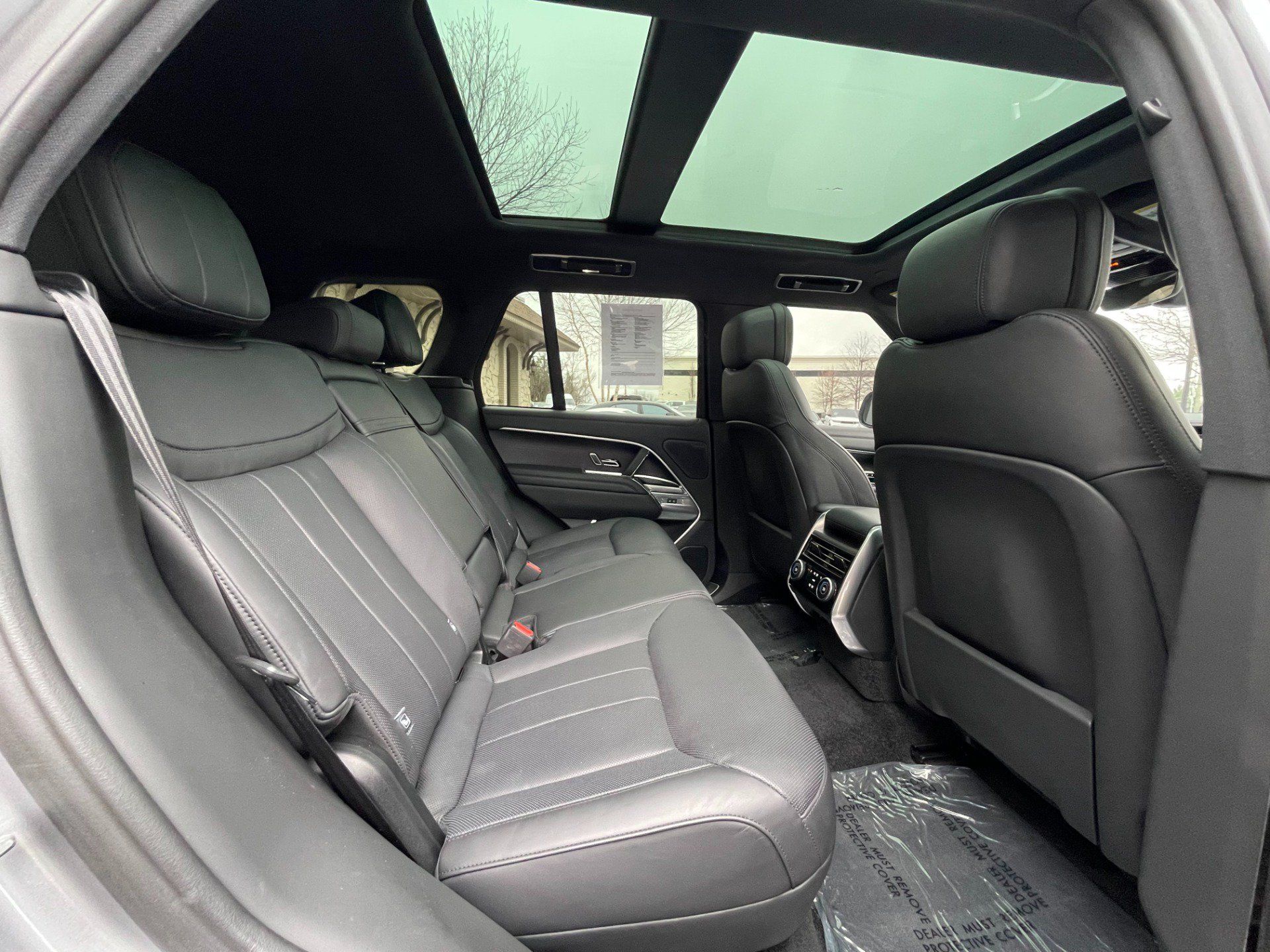 Used 2023 Land Rover Range Rover SE AWD/4WD image 17