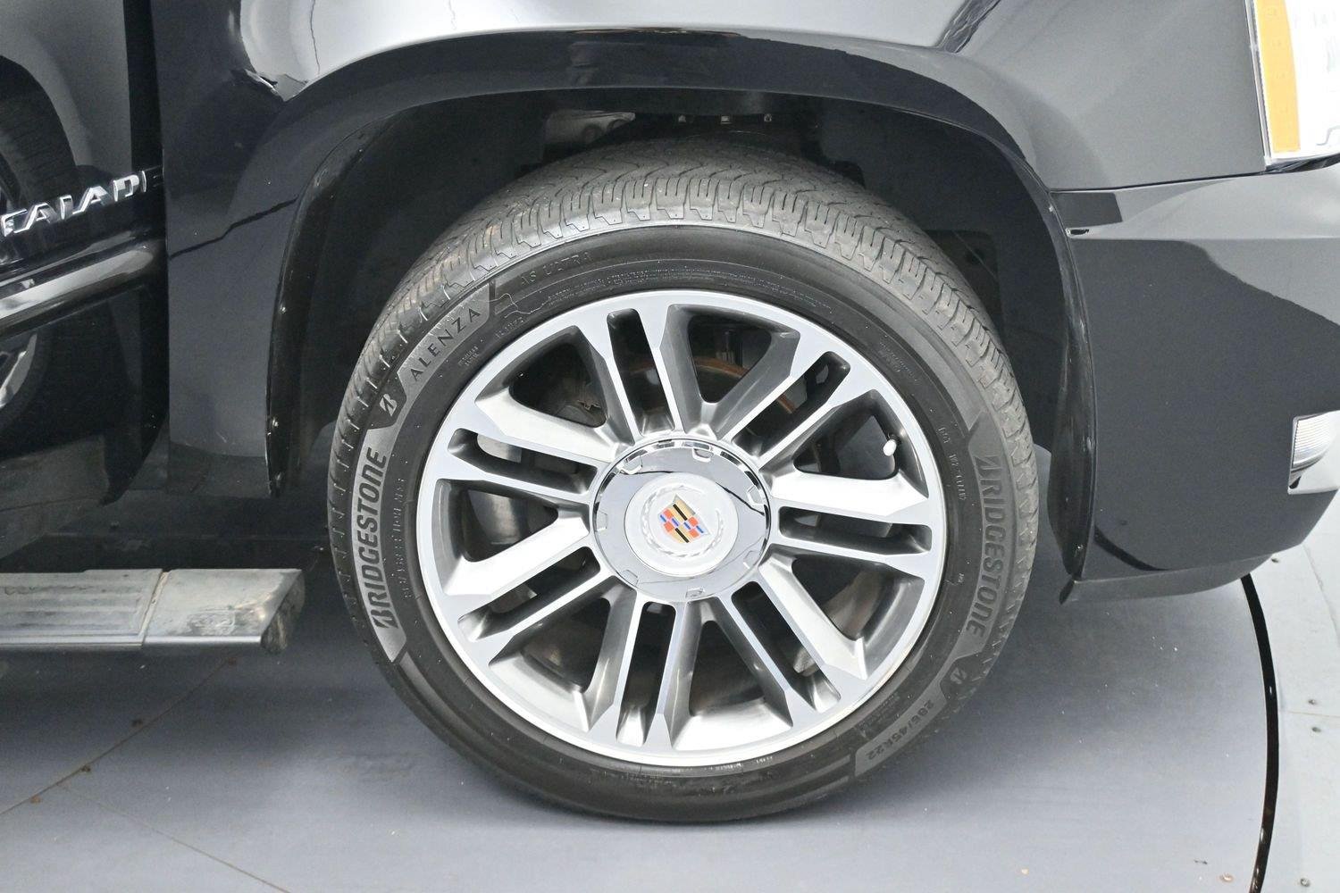 Used 2013 Cadillac Escalade Premium AWD/4WD image 38