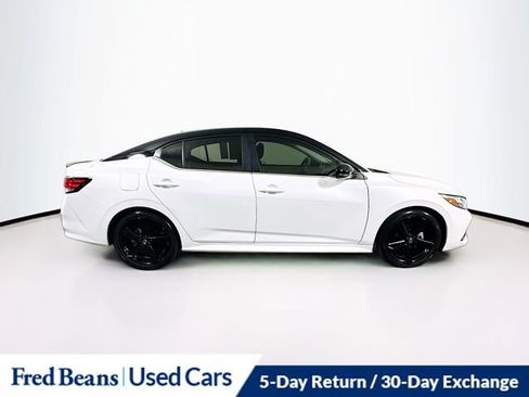 Used 2023 Nissan Sentra SR w/ Midnight Edition Package FWD image 9