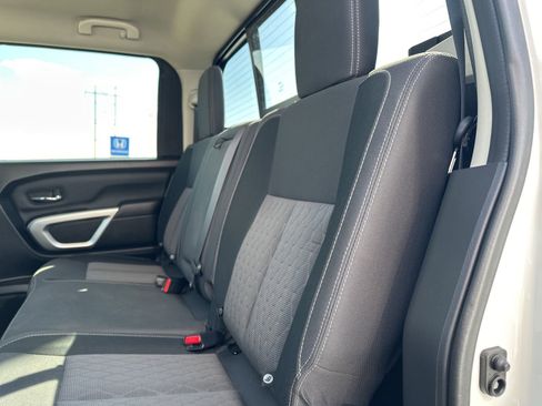 Used 2023 Nissan Titan SV w/ SV Convenience Package image 27