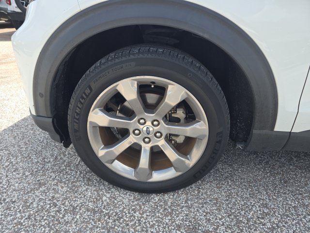 Used 2020 Ford Explorer Platinum w/ Premium Technology Package AWD/4WD image 7