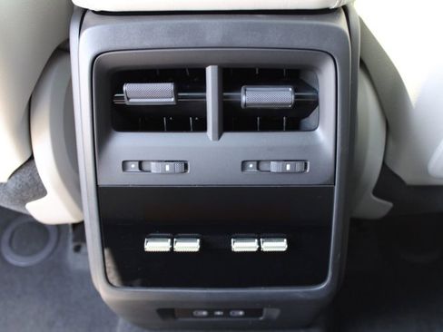 New 2024 Porsche Macan 4 Electric image 36