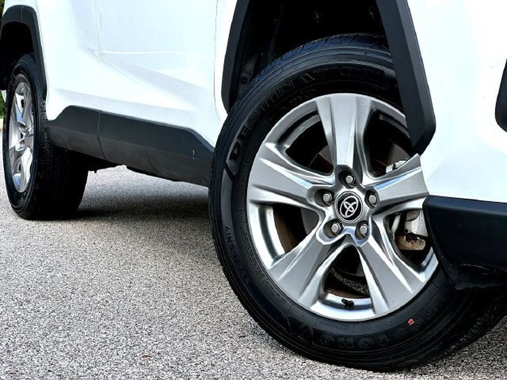 Certified 2025 Toyota RAV4 XLE AWD/4WD image 2