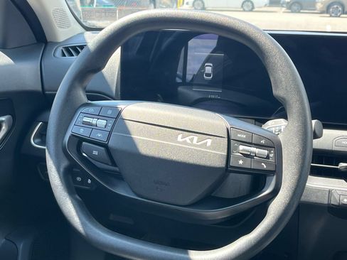 Used 2025 Kia K4 FWD image 28