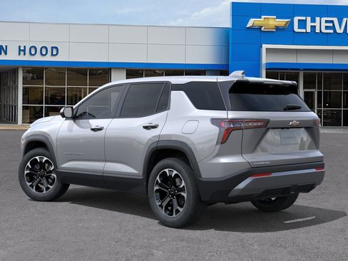 New 2026 Chevrolet Equinox LT w/ Convenience Package II FWD image 3