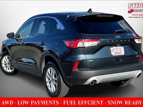 Used 2022 Ford Escape SE w/ Cold Weather Package image 4