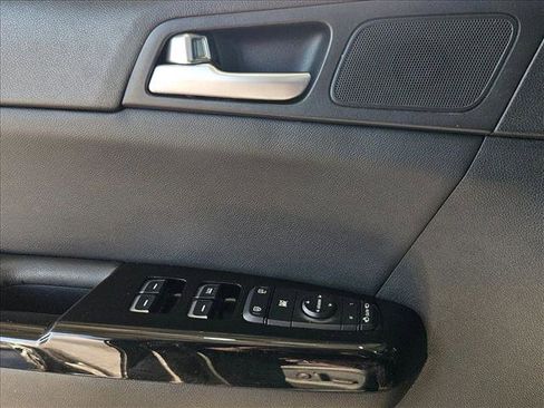 Used 2018 Kia Sportage SX image 6