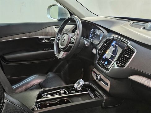 Used 2021 Volvo XC90 T8 Inscription w/ Protection Package Premier image 10
