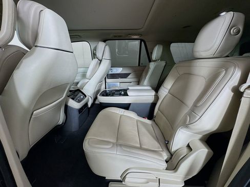Used 2019 Lincoln Navigator L Reserve image 29