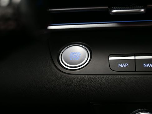 Certified 2025 Hyundai Elantra SEL w/ Cargo Package image 21