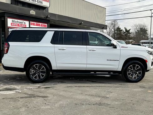 Used 2022 Chevrolet Suburban Z71 w/ Luxury Package image 3
