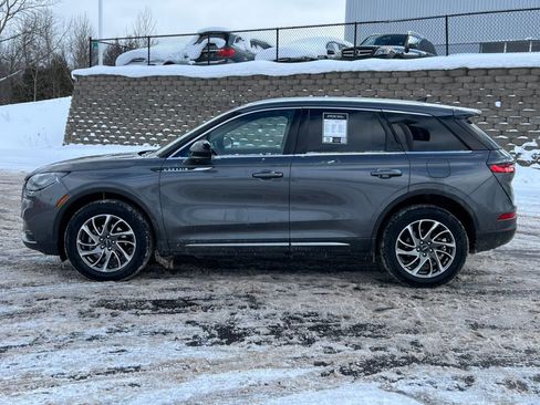 Used 2022 Lincoln Corsair Standard w/ Equipment Group 101A image 39