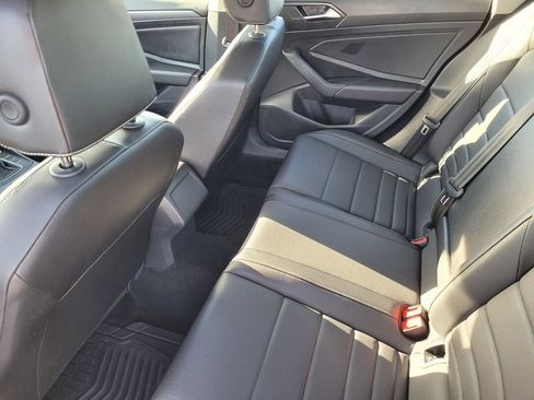Used 2024 Volkswagen Jetta SE image 10