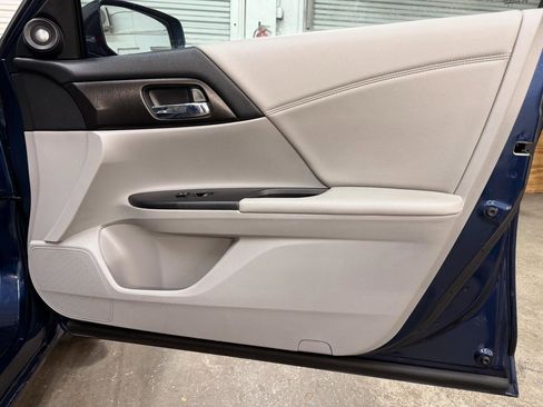 Used 2015 Honda Accord EX-L image 37