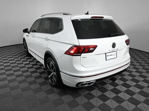 Used 2024 Volkswagen Tiguan SEL R-Line AWD/4WD image 4