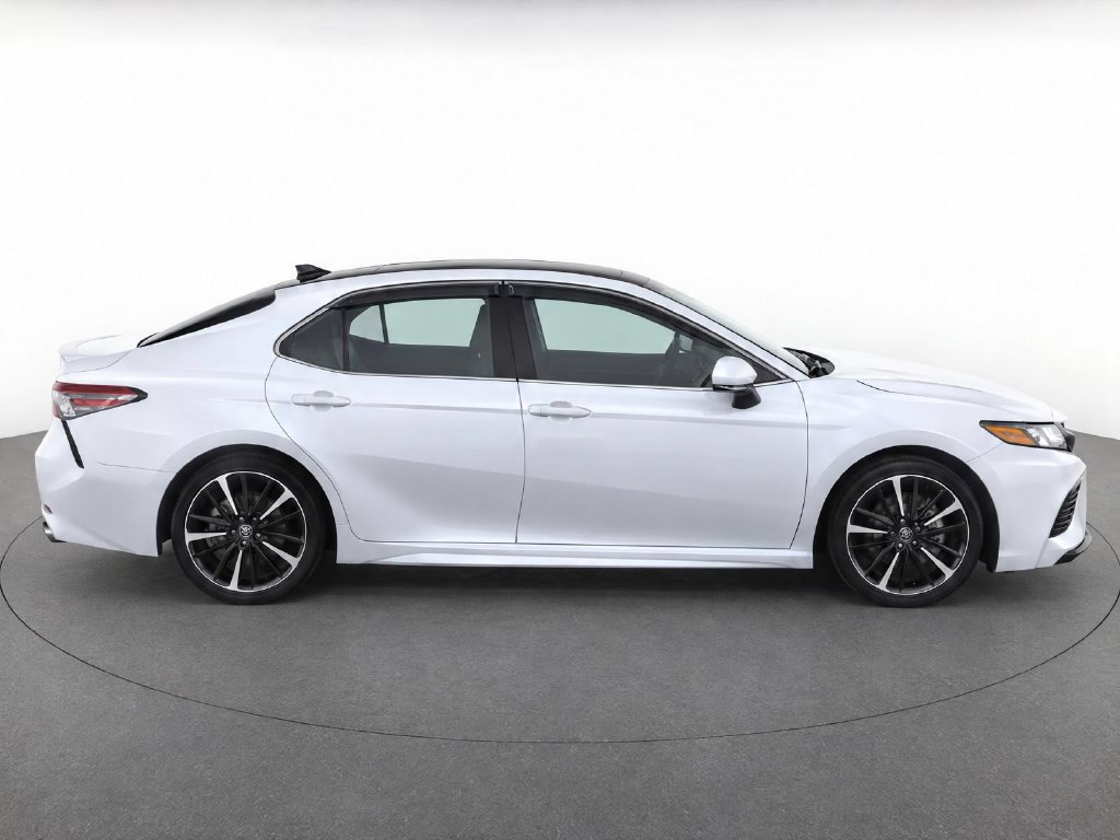 Used 2020 Toyota Camry XSE FWD image 8