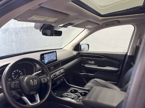 Used 2024 Honda Pilot Touring image 14