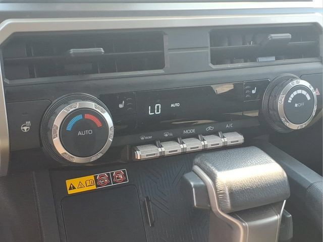 Used 2024 Toyota Tacoma SR5 AWD/4WD image 8
