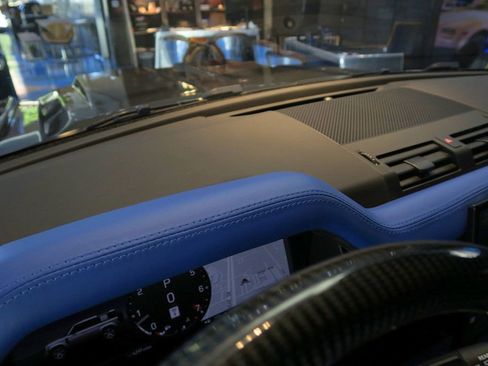 Used 2024 Land Rover Defender 110 X-Dynamic SE image 24