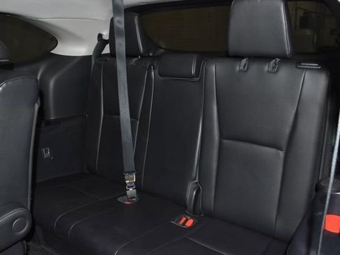 Used 2020 Toyota Highlander XLE image 35